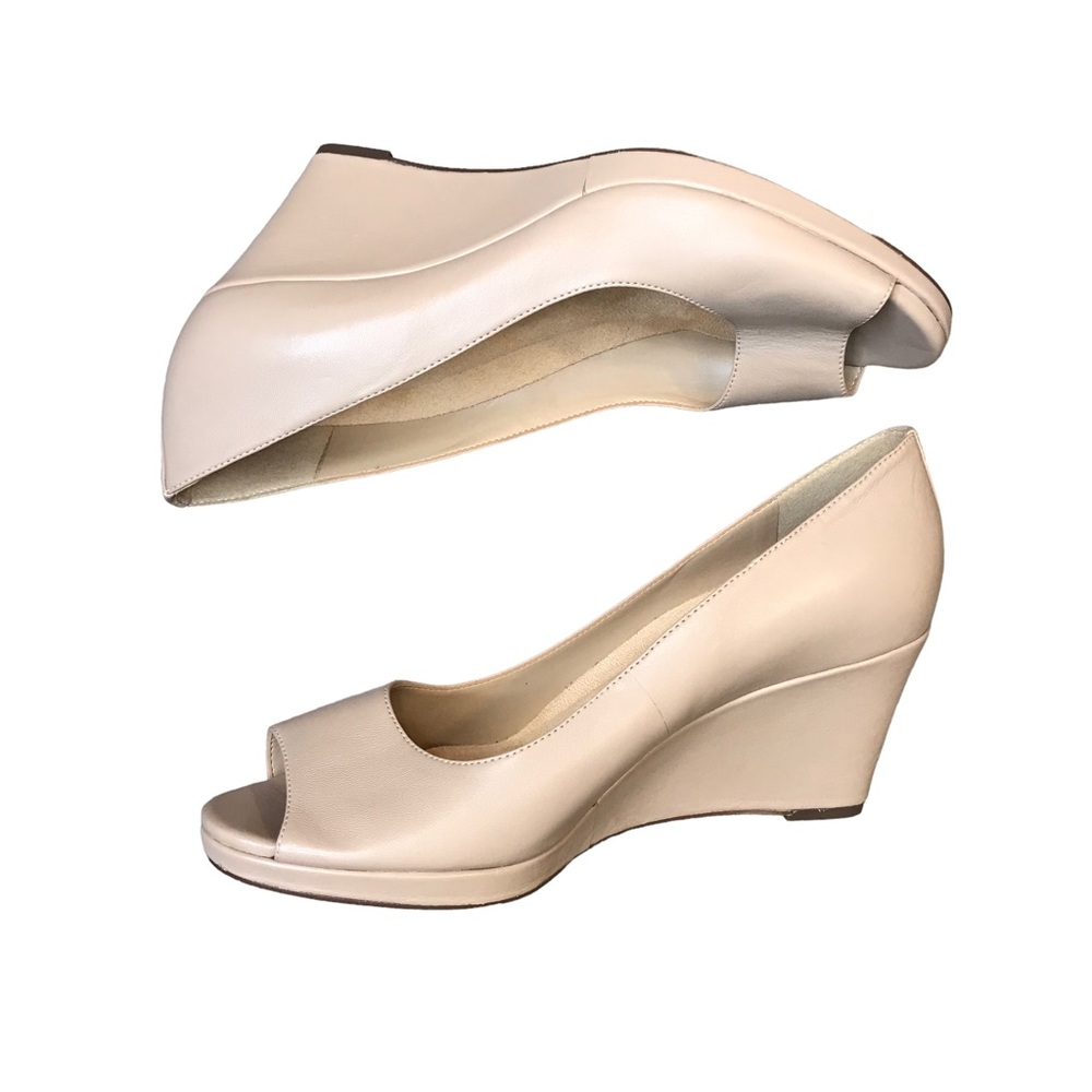Naturalizer, size 10, nude, wedges